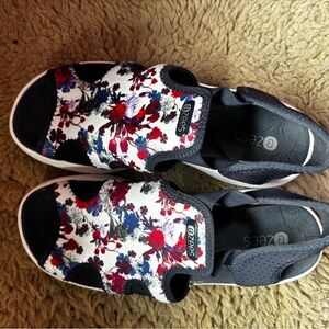 Woman’s Summer Floral Sandals - Navy and Red